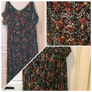 Black w/ Red Floral Maxi Dress w/ Drop Sleeve- 16